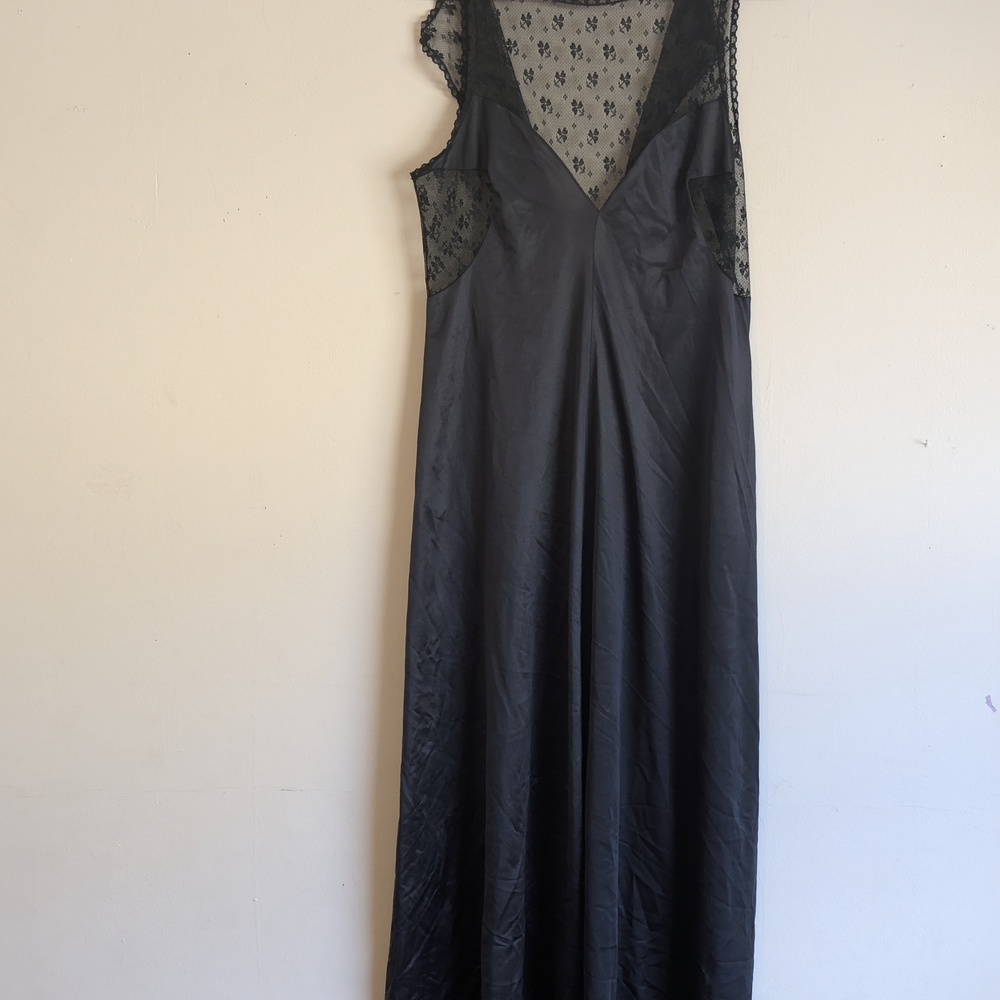 Jolie Black Backless Dress with Lace Detail